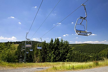 Chair lift on Herrloh Mountain, Winterberg, Sauerland, North Rhine-Westphalia, Germany, Europe