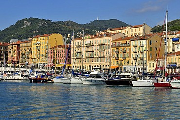 Boats in the harbour of Nice, Department Alpes-Maritimes, Region Provence-Alpes-Cote d'Azur, France, Europe