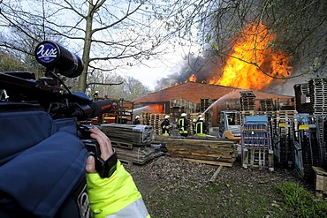 Large fire at a storehouse, Wildeshausen, administrative district of Oldenburg, Lower Saxony, Germany, Europe