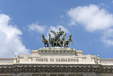 Bronze quadriga by Ettore Ximenez, 1907, on top of the Palazzo di Giustizia, seat of the Suprema Corte di Cassazione, Rome, Latium, Italy, Europe