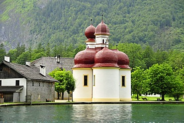 St. Bartholomae pilgrimage church, 12th century, Koenigssee lake, Nationalpark Berchtesgaden Alpine national park, Bavaria, Germany, Europe