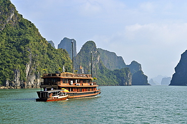 Junk in Halong Bay, Vietnam, Southeast Asia