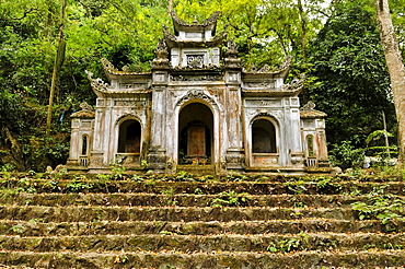 Perfume Pagoda, near Ninh Binh, dry Halong Bay, Vietnam, Southeast Asia