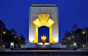 War Memorial, Bac Son Memorial statue, Dai Tuong Niem Anh Hung, Ba Dinh square, Hanoi, Vietnam, Southeast Asia