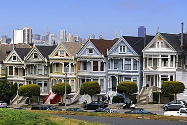 Victorian houses, Painted Ladies, Alamo Square in San Francisco, California, USA, America