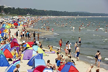 Beach in the seaside resort and spa town of Binz, Ruegen island, Mecklenburg-Western Pomerania, Germany, Europe