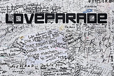 Poster with sympathetic notes and signatures, to remember the victims of the crowd crush at the Loveparade 2010, Duisburg, North Rhine-Westphalia, Germany, Europe