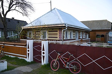 Residence on the DN 2E, Cornu Luncii, Romania, Europe