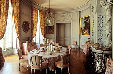 Laid table in the state-room, Montgeoffroy Castle, Maine-et-Loire, Pays de la Loire France, Europe