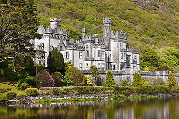 Kylemore Abbey, Connemara, County Galway, Republic of Ireland, Europe