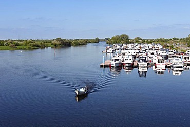 Shannon River with a harbour, Banagher, County Offaly, Leinster, Republic of Ireland, Europe