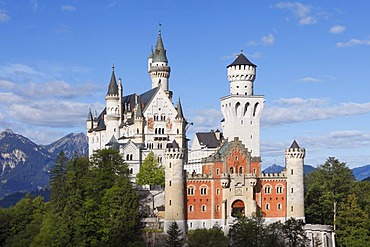 View from the east, Schloss Neuschwanstein Castle, Ostallgaeu, Allgaeu, Schwaben, Bavaria, Germany, Europe