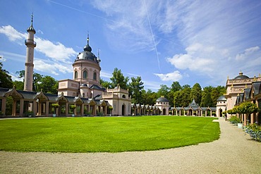 Mosque and prayer walk, Schloss Schwetzingen or Schwetzingen Castle palace gardens, Schwetzingen, Baden-Wuerttemberg, Germany, Europe