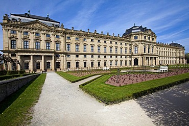 Court Gardens and Wuerzburg Residenz, a Baroque palace, UNESCO World Heritage Site, Wuerzburg, Bavaria, Germany, Europe