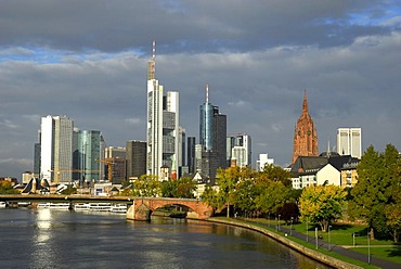 Skyline of the old town and the banking district, Alte Bruecke bridge crossing the Main river, Frankfurt am Main, Hesse, Germany, Europe