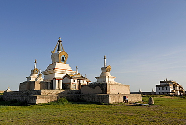 Stupa and temples in the inner complex of Erdene Zuu Khiid Monastery, Karakorum, Kharkhorin, Oevoerkhangai Aimak, Mongolia, Asia