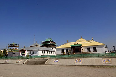 Monastery buildings, assembly halls and the main hall, home of the 26 meters high statue of the goddess Janraisig, Avalokiteshvara Sanskrit, at the Gandan monastery, Migjid Janraisig Suem building, Gandan Khiid monastery, Ulaanbaatar, Mongolia, Asia