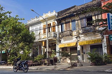 Old colonial office building, Kampot, Cambodia, Indochina, Southeast Asia