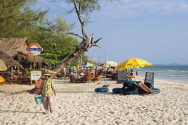 Beach restaurant on Ochheuteal Beach, Sihanoukville, Cambodia, Indochina, Southeast Asia