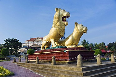 Golden lions at the Golden Lion Traffic Circle, Ochheuteal Beach, Sihanoukville, Cambodia, Indochina, Southeast Asia