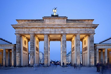 Brandenburg Gate, Pariser Platz square, Berlin-Mitte, Berlin, Germany, Europe