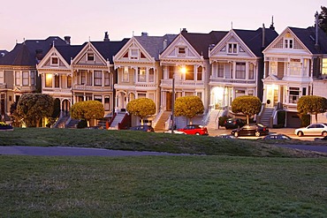 Painted Ladies on Alamo Square, San Francisco, California, USA, North America