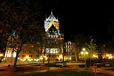 Chateau Frontenac castle, in the foreground the Place des Armes square, historic old town of Quebec City, Quebec, Canada