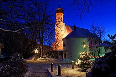 Parish church Saint Kilian with Christmas tree, Bad Heilbrunn, Upper Bavaria, Germany, Europe