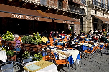 Pizzeria and restaurant on Piazza del Campo, Siena, Unesco World Heritage Site, Tuscany, Italy, Europe