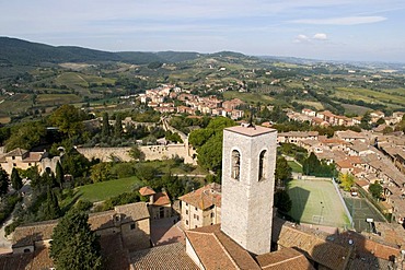 View of the city and the countryside, San Gimignano, UNESCO World Heritage Site, Tuscany, Italy, Europe