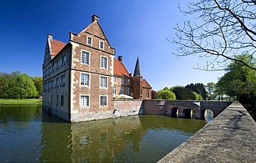 Huelshoff Castle, Havixbeck, Muensterland, North Rhine-Westphalia, Germany, Europe