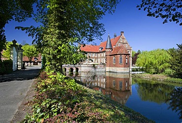 Huelshoff Castle, Havixbeck, Muensterland, North Rhine-Westphalia, Germany, Europe