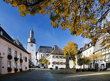 Schlossstrasse street, Alter Markt square with Georgsturm bell tower, Arnsberg, North Rhine-Westphalia, Germany, Europe