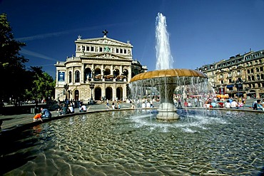 Fountain, Alte Oper opera house, Frankfurt am Main, Hesse, Germany, Europe