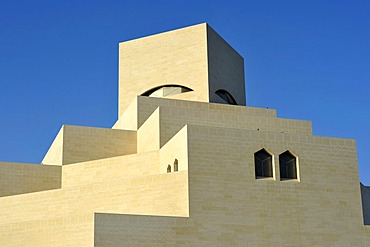 Museum of Islamic Art, designed by I.M. PEI, Corniche, Doha, Qatar, Persian Gulf, Middle East, Asia