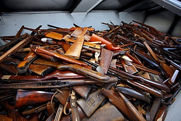 Illegal private arms, delivered and collected at the Landesamt fuer Zentrale Polizeiliche Dienste, Central Institute for Police Equipment and Technical Service, LZPD, North Rhine-Westphalia, Germany, Europe