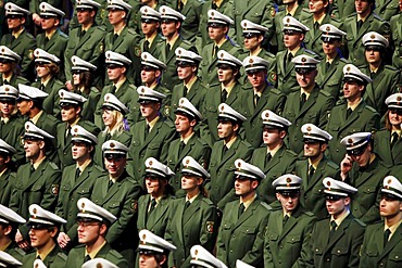 Swearing-in ceremony of 1100 policemen and policewomen to the NRW Police Force, Class of 2009, Duesseldorf, North Rhine-Westphalia, Germany, Europe