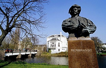 Rembrandt monument at the Witte Single canal, Leiden, South Holland, Netherlands, Europe