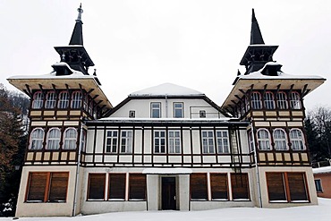 Old guest house in winter, closed hotel, in need of renovation, Alexisbad, Harzgerode, Harz, Saxony-Anhalt, Germany, Europe