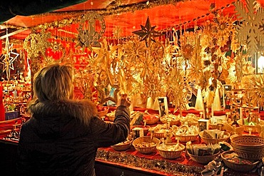 Christmas market, Hauptmarkt, Nuremberg, Bavaria, Germany, Europe