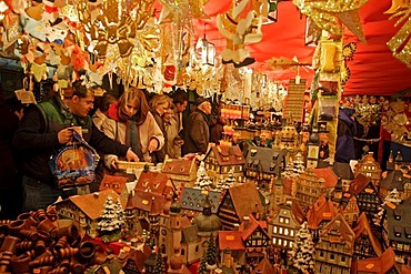 Christmas market, Hauptmarkt, Nuremberg, Bavaria, Germany, Europe