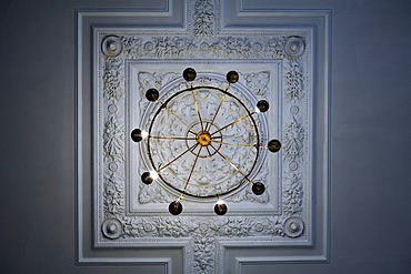 Detail of the stuccoed ceiling with ceiling chandelier in the Schweriner Schloss castle, built 1845 to 1857, romantic historicism, Lennestrasse 1, Schwerin, Mecklenburg-Western Pomerania, Germany, Europe