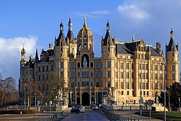 General view of the Schweriner Schloss castle, built from 1845 to 1857, romantic historicism, Lennestrasse 1, Schwerin, Mecklenburg-Western Pomerania, Germany, Europe