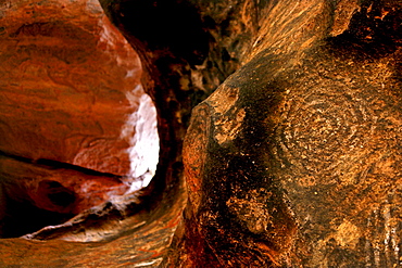 Aboriginal rock etching, waterhole symbol at Uluru, Uluru National Park, Northern Territory, Australia