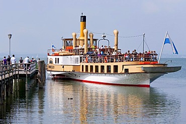 Paddle steamer Ludwig Fessler in Chieming, built in 1926, ship, Chiemsee lake, Chiemgau, Bavaria, Germany, Europe