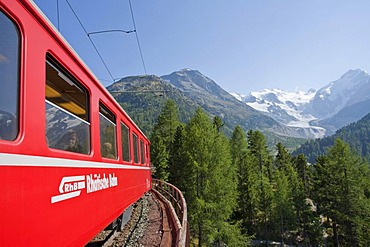 Rhaetische Bahn, Rhaetian Railway on the Bernina Pass, Morteratsch Glacier, Engadin, Grisons, Switzerland, Europe