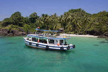 Excursion boat off the island of Phu Quoc Island, Vietnam, Asia