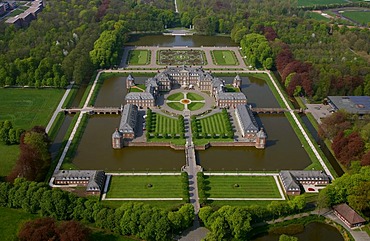 Aerial photo, Fachhochschule fuer Finanzen NRW business school, Schloss Nordkirchen moated castle, Baroque, Nordkirchen, Muensterland region, North Rhine-Westphalia, Germany, Europe
