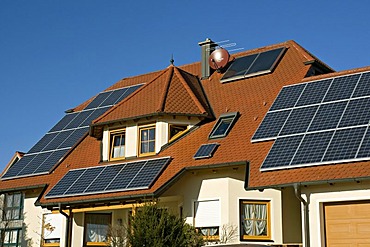 New house with solar panels, Franconia, Bavaria, Germany, Europe