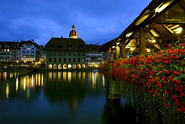 Kapellbruecke chapel bridge in front of the town hall, Lucerne, Canton of Lucerne, Switzerland, Europe